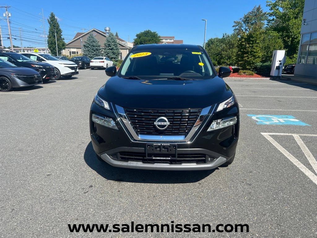 Certified 2023 Nissan Rogue SV AWD/4WD image 2