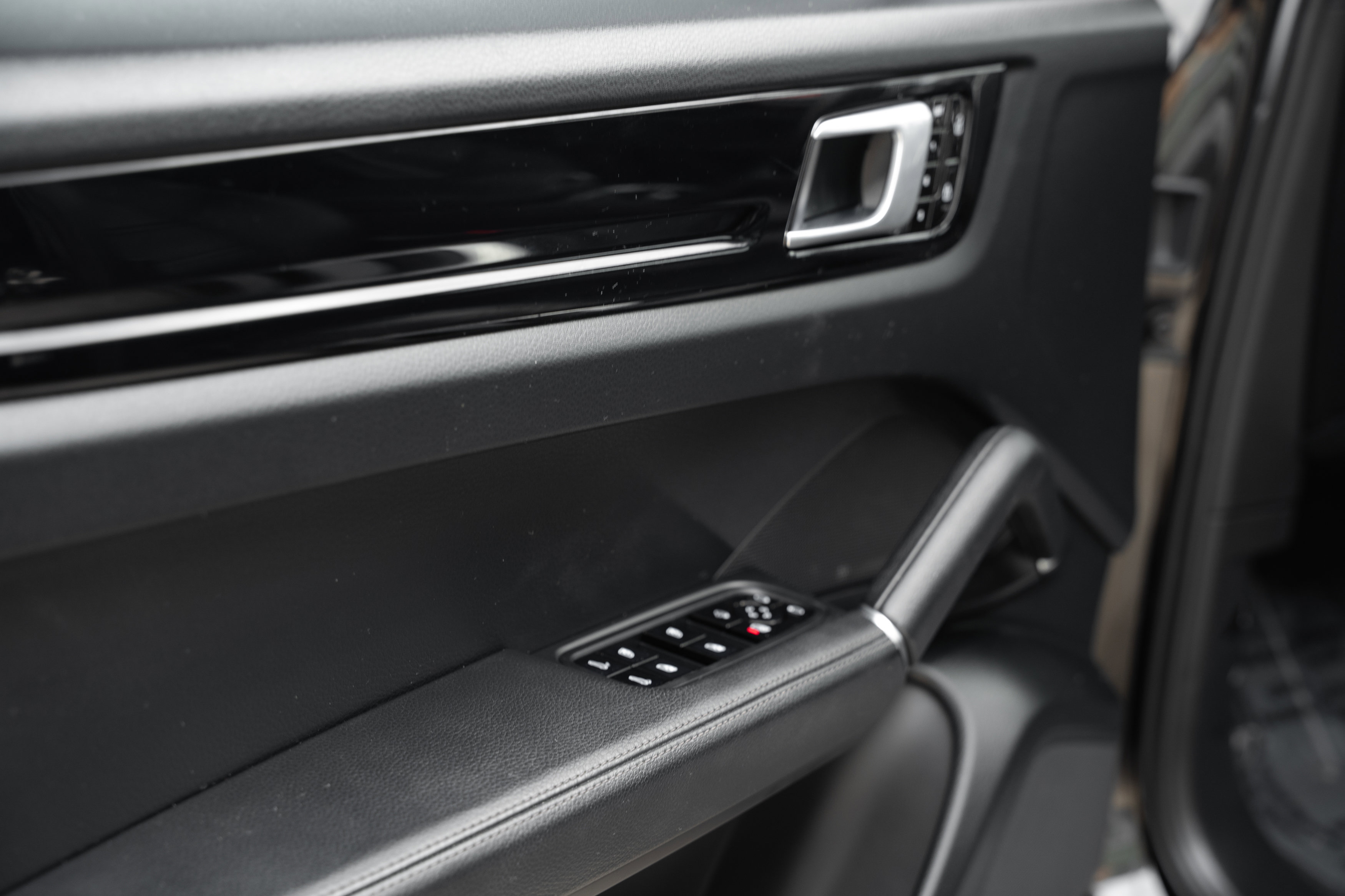 Used 2020 Porsche Cayenne S AWD/4WD image 20