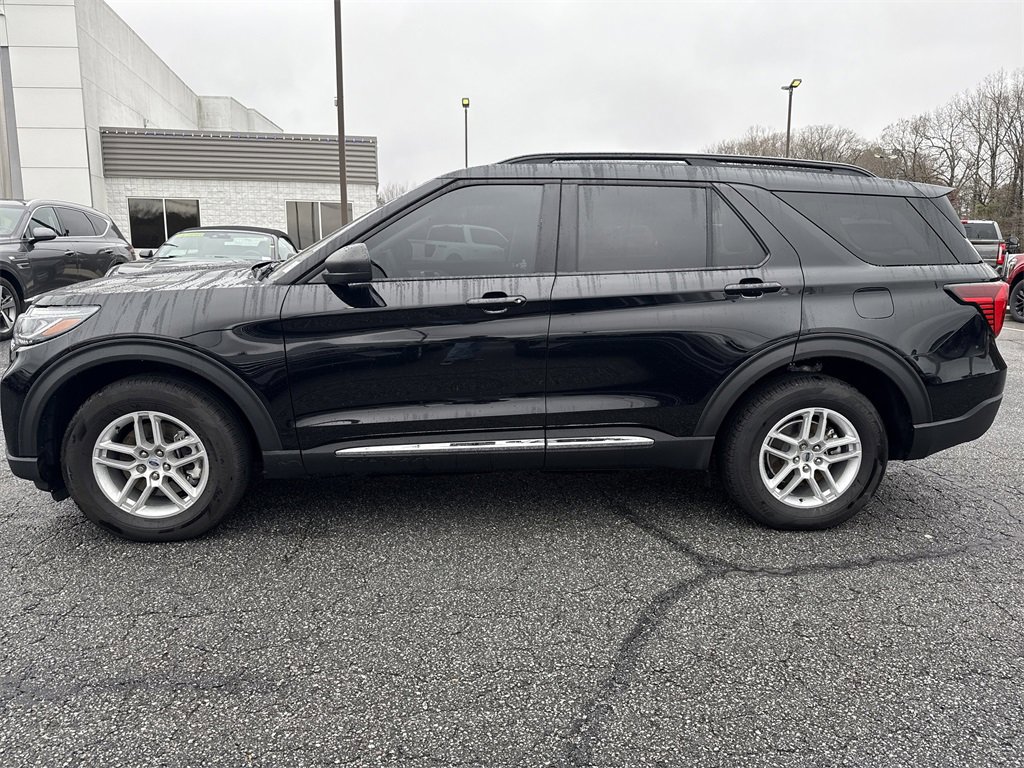 Used 2025 Ford Explorer Active image 4