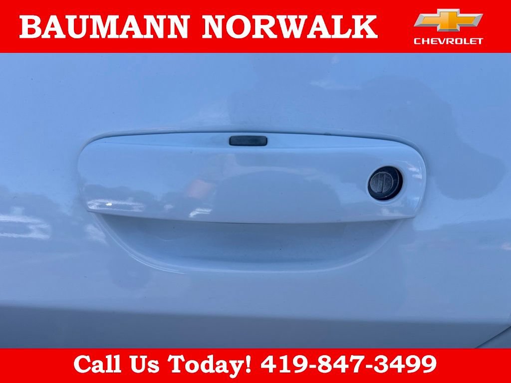 Used 2013 Dodge Challenger SXT RWD image 12
