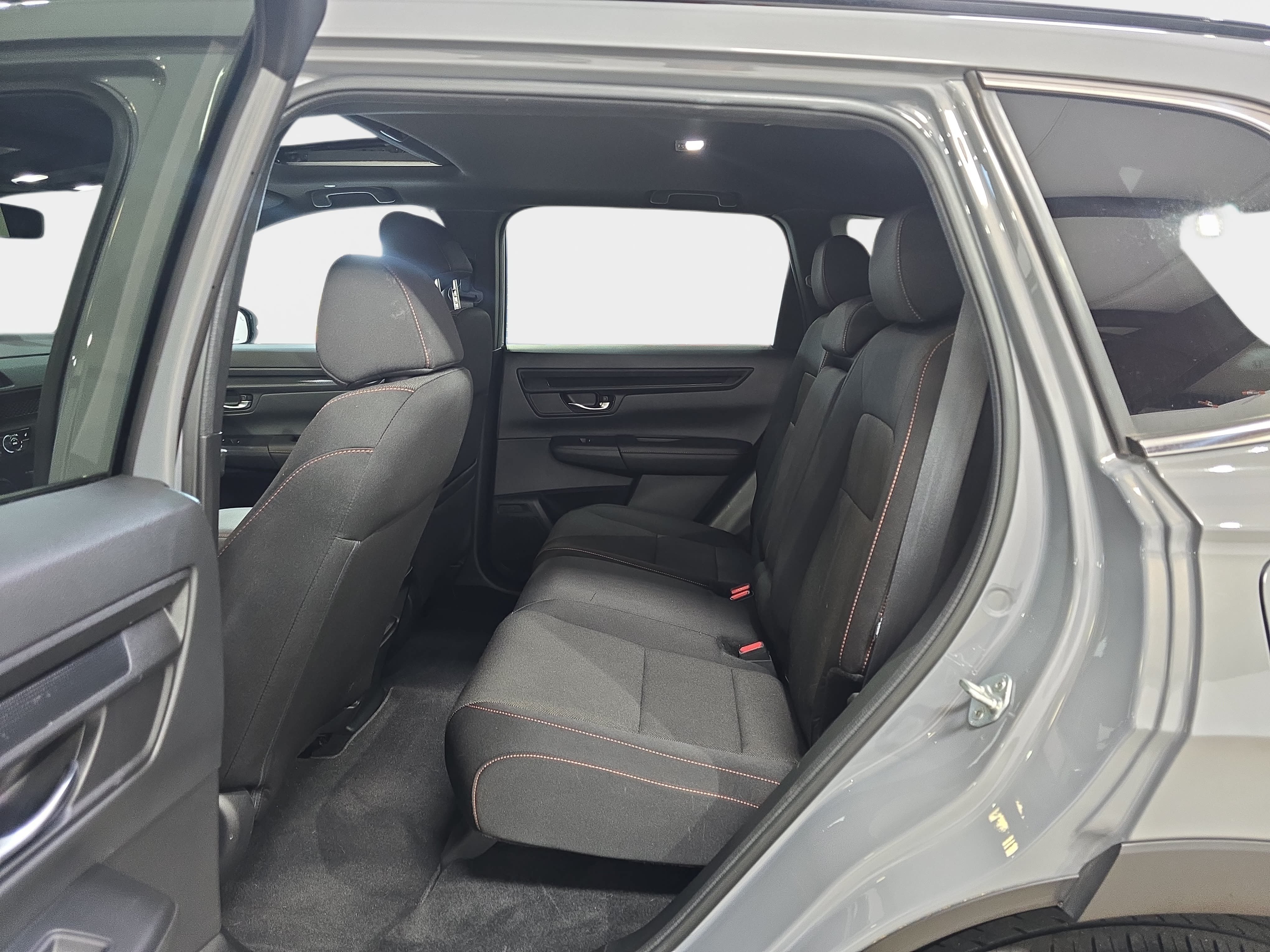 Used 2025 Honda CR-V Sport image 11