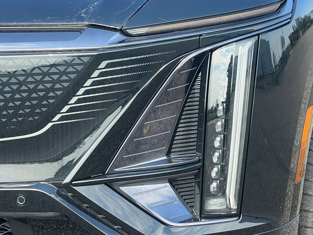 New 2026 Cadillac Lyriq V AWD/4WD image 43