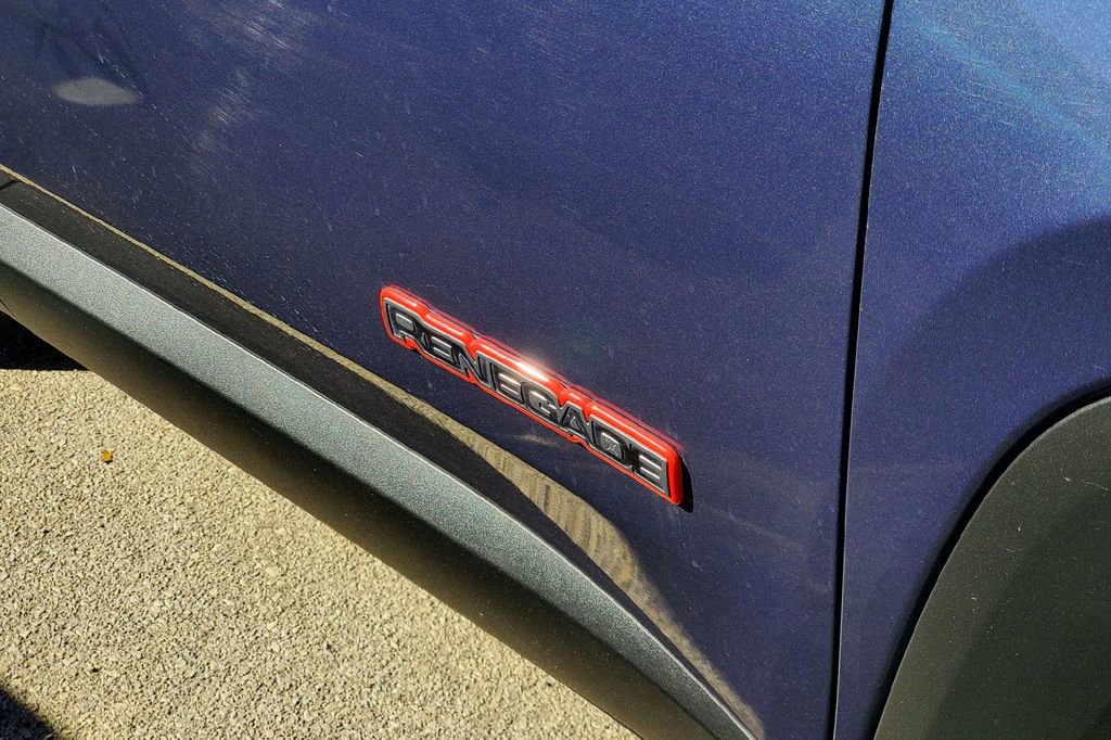 Used 2019 Jeep Renegade Trailhawk w/ UConnect 8.4 Nav Group image 6