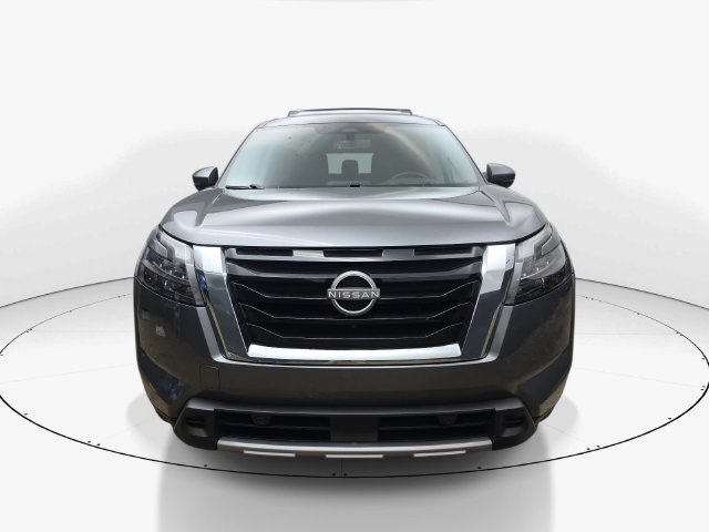 Used 2025 Nissan Pathfinder Platinum FWD image 12