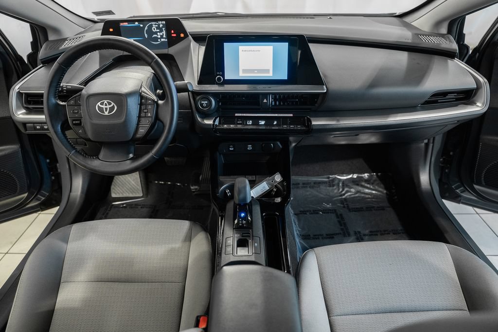 Used 2025 Toyota Prius LE FWD image 17