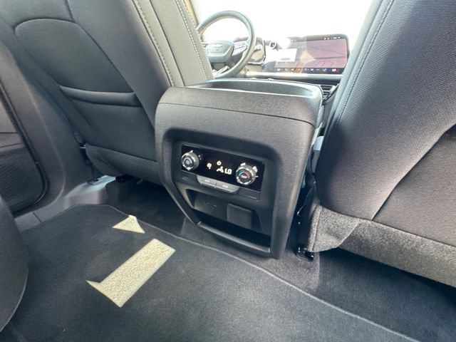 Used 2026 Chevrolet Traverse LT w/ Driver Confidence Package FWD image 31