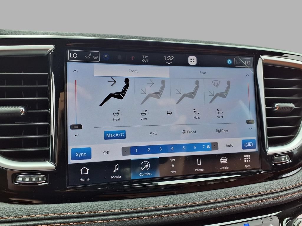 New 2026 Chrysler Pacifica Pinnacle AWD/4WD image 5