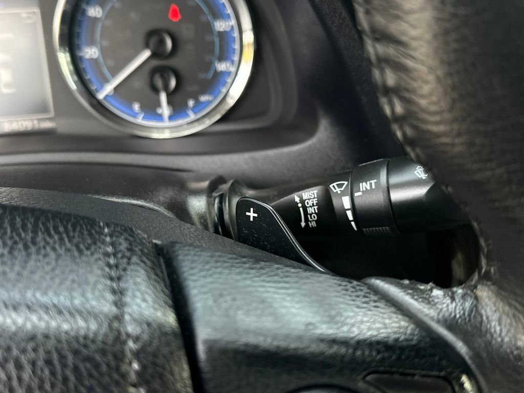 Used 2018 Toyota Corolla SE image 22