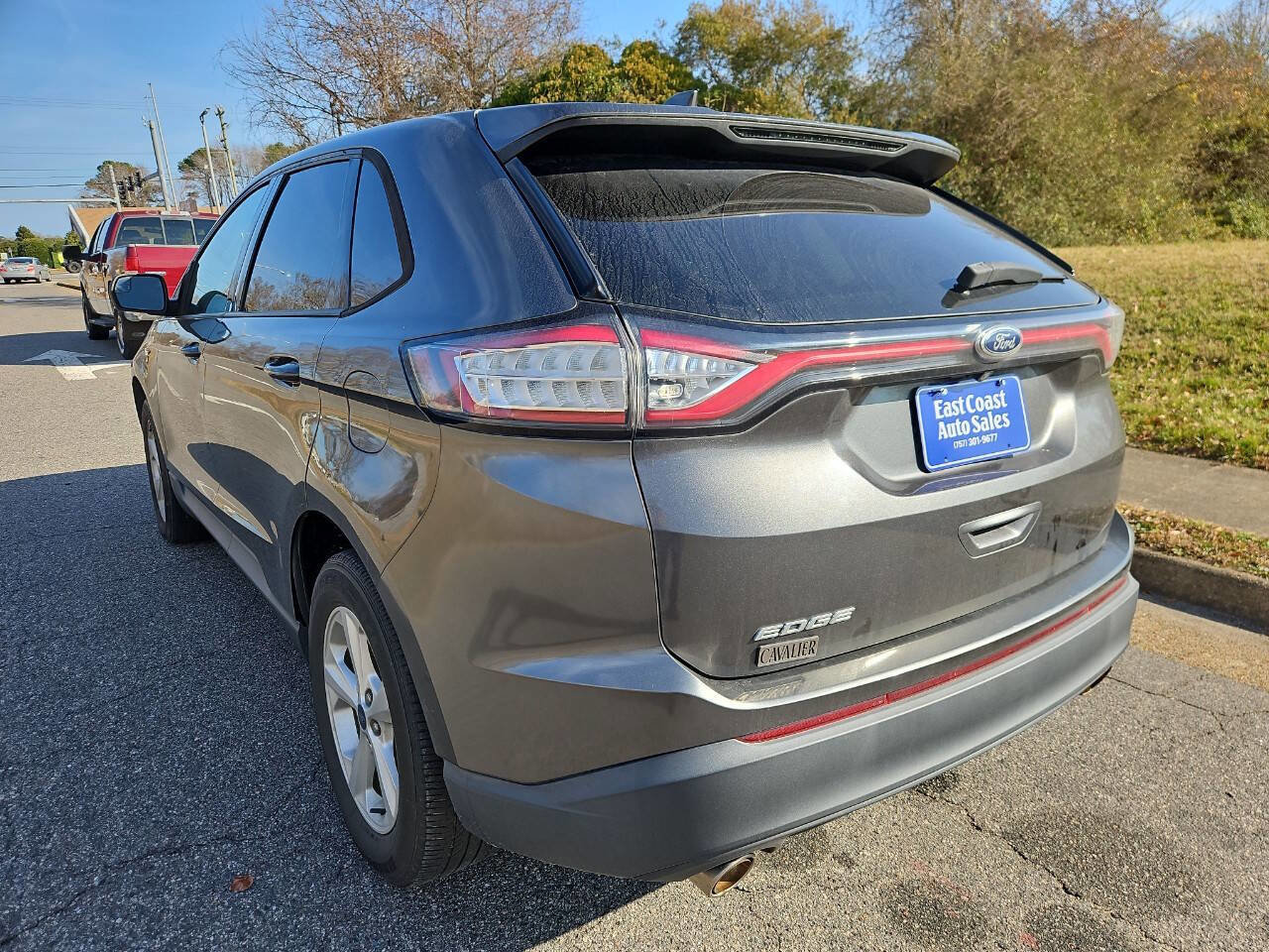Used 2015 Ford Edge SE image 4