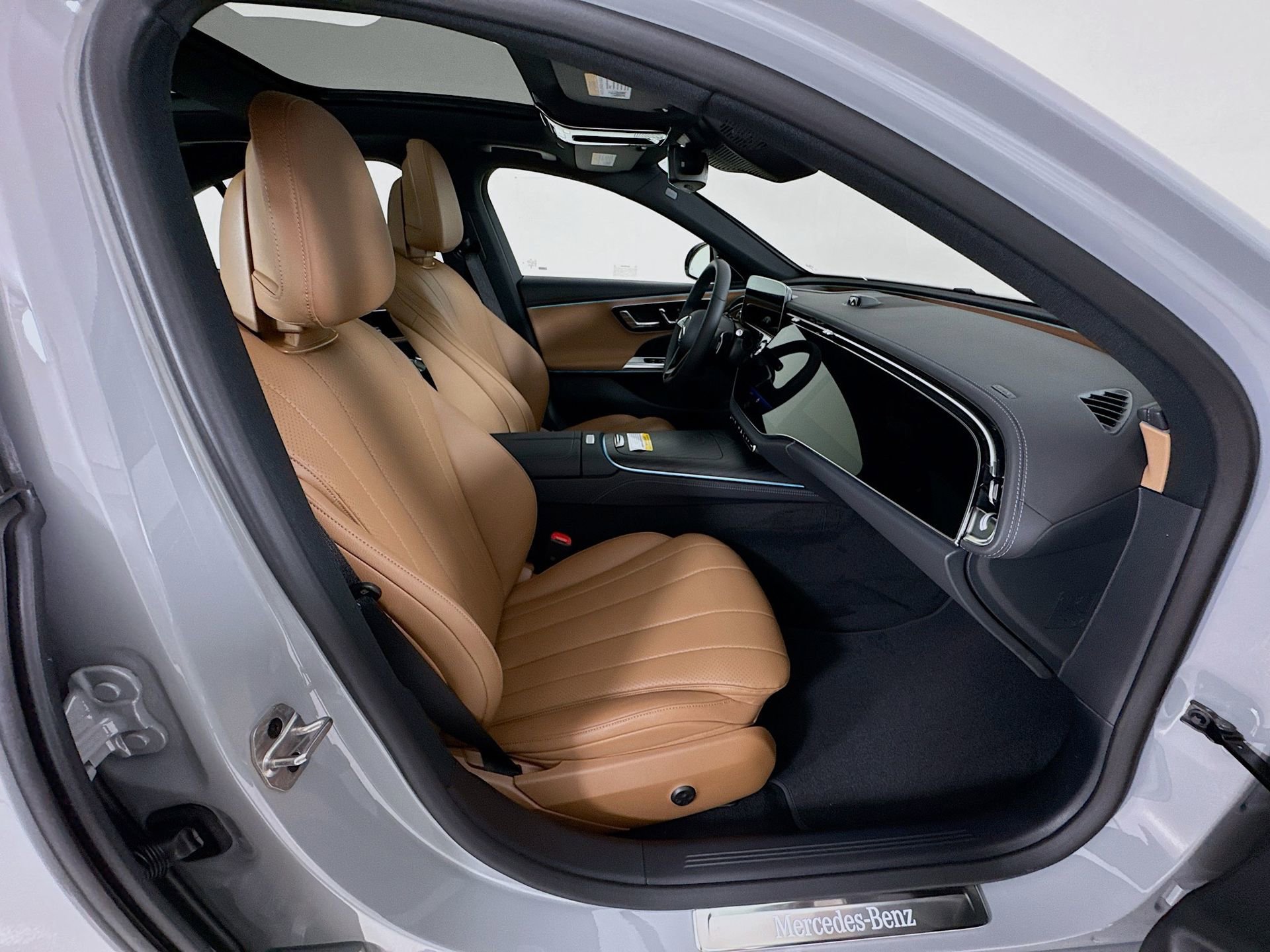 New 2026 Mercedes-Benz E 450 4MATIC Sedan image 31