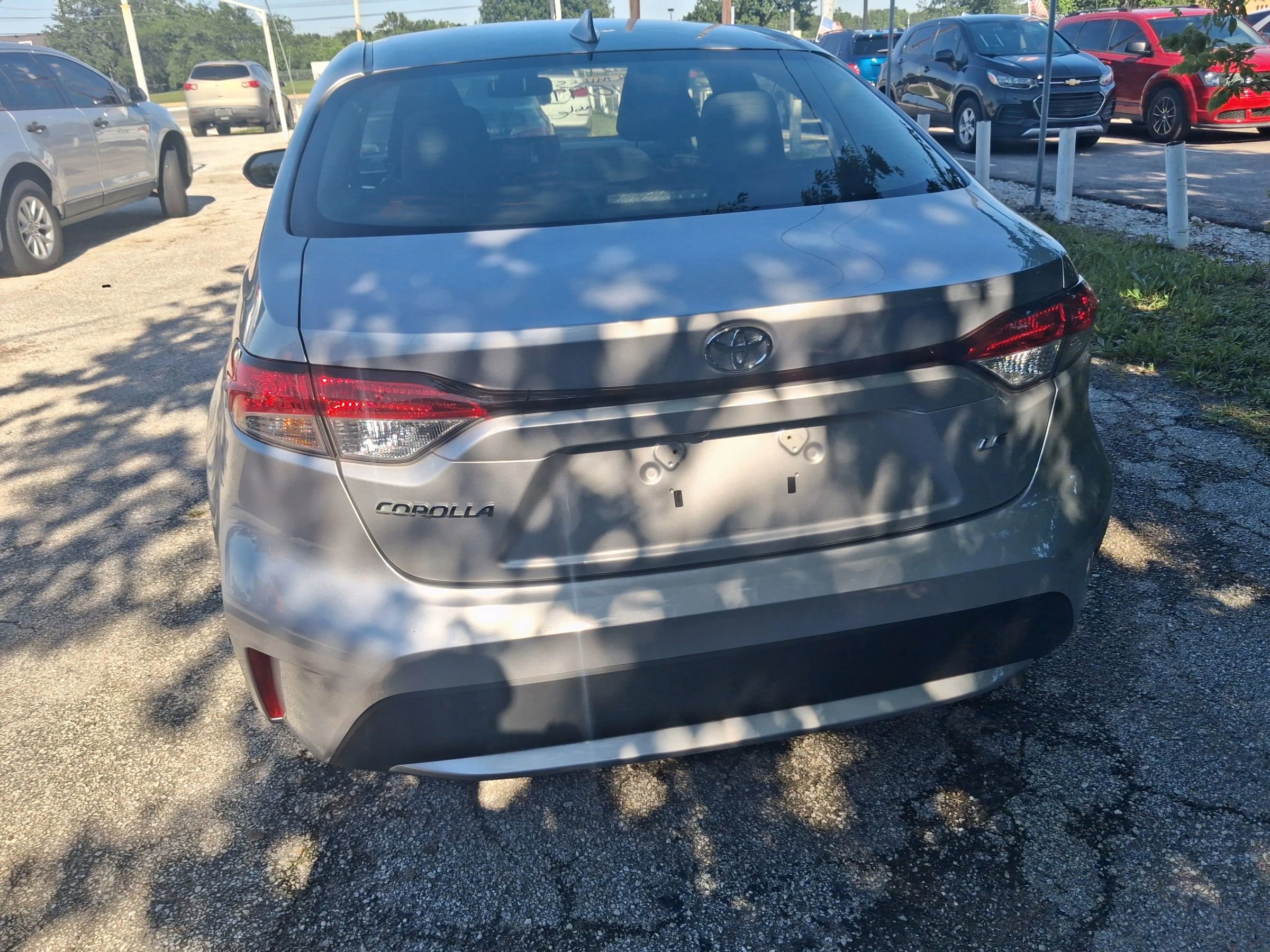 Used 2021 Toyota Corolla LE FWD image 4