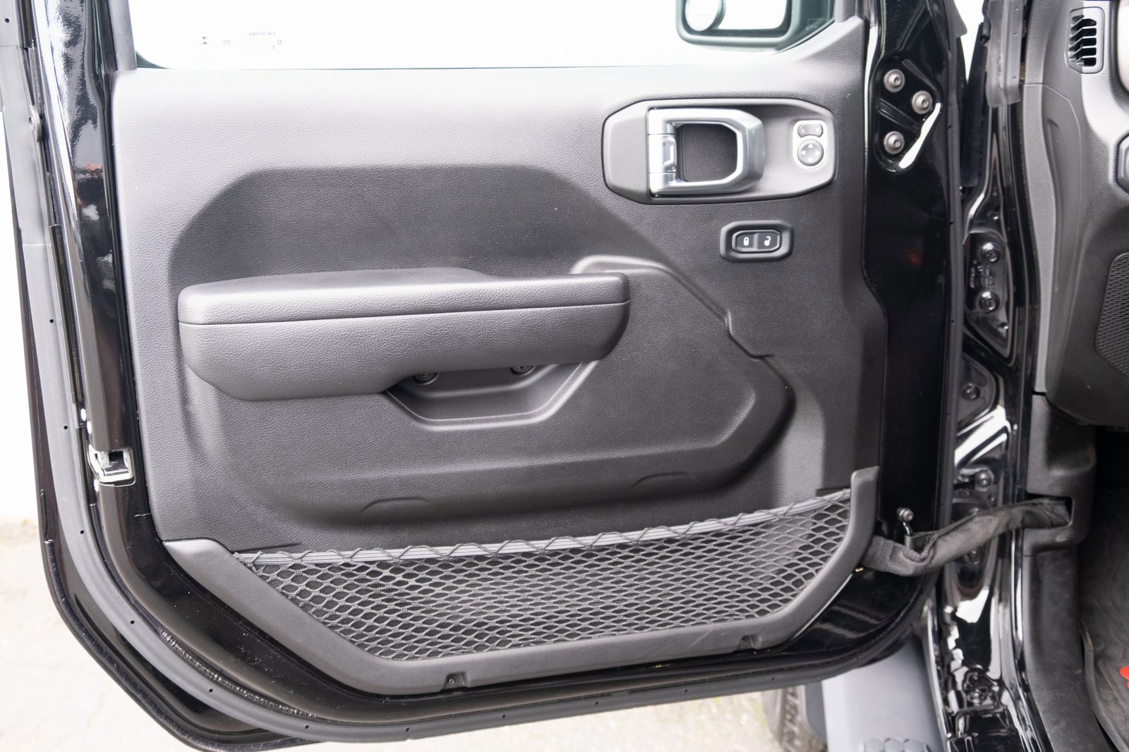 Used 2022 Jeep Wrangler Unlimited Sport w/ Uconnect 4C Nav & Sound Group image 11