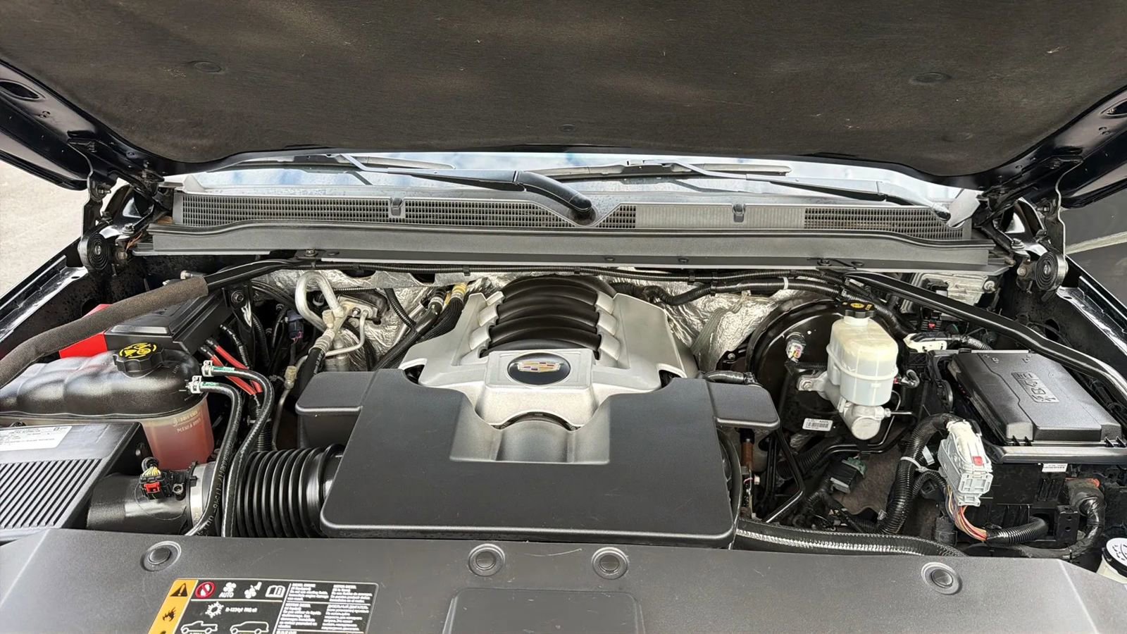 Used 2017 Cadillac Escalade Platinum image 18