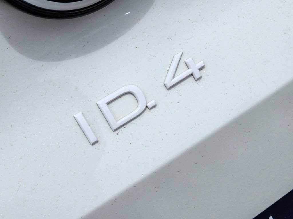 Certified 2023 Volkswagen ID.4 Pro S Plus AWD/4WD image 8