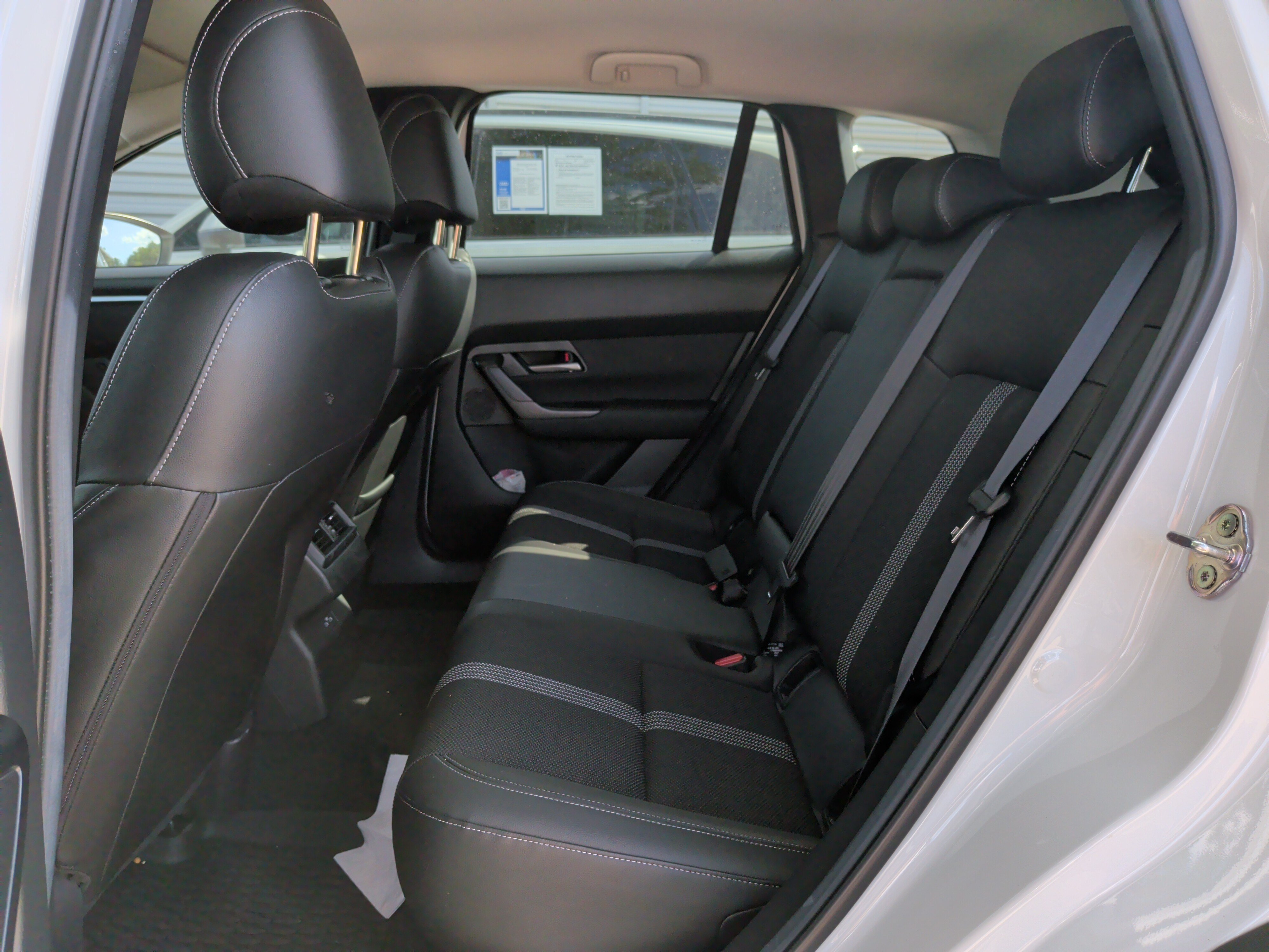 Used 2025 MAZDA CX-50 AWD 2.5 S w/ Weather Package image 29