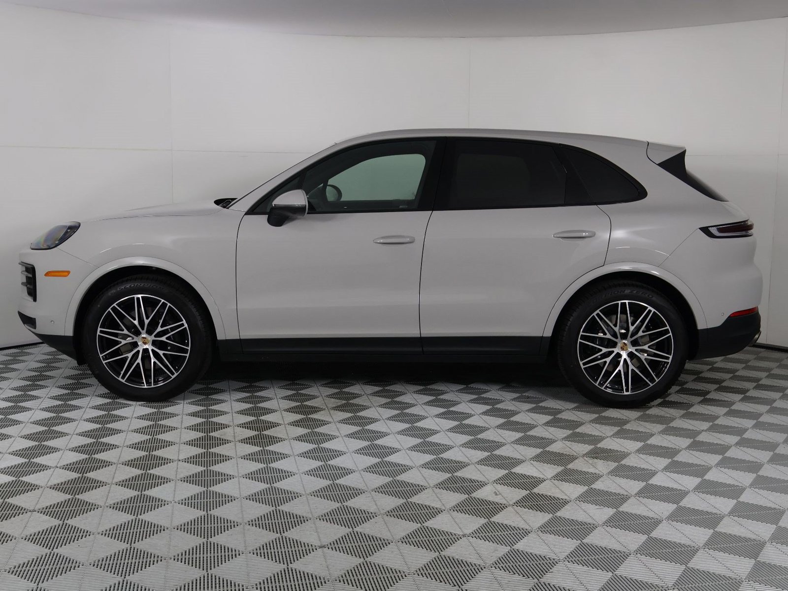 New 2026 Porsche Cayenne AWD/4WD image 2