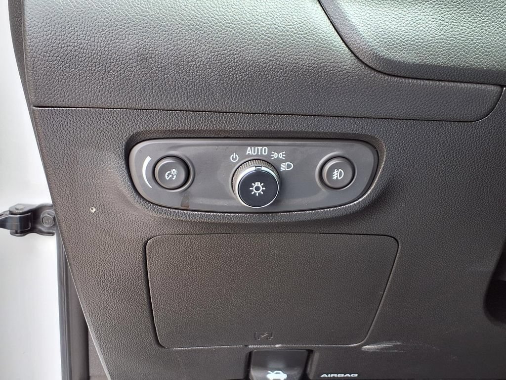 Used 2023 Buick Encore GX Essence w/ Experience Buick Package FWD image 15