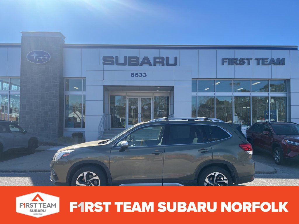 Used 2023 Subaru Forester Touring image 1