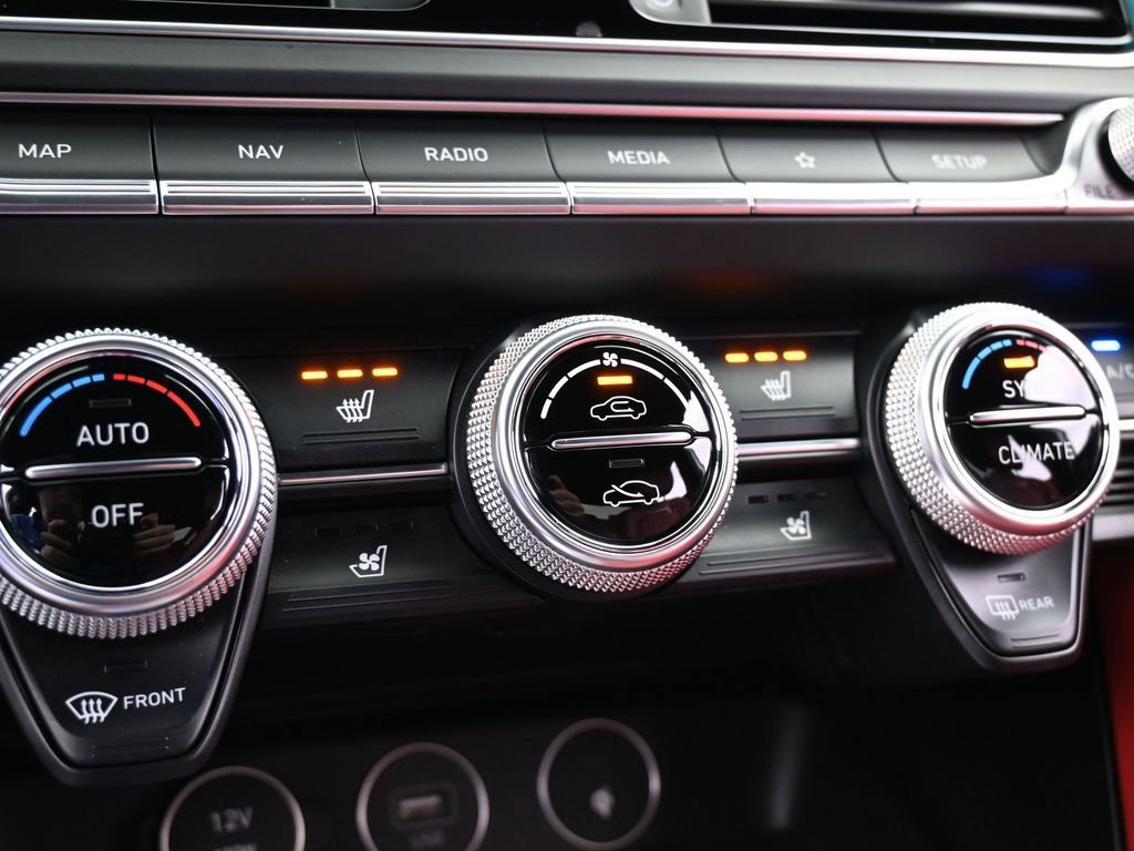 Used 2023 Genesis G70 3.3T w/ Sport Advanced Package image 23