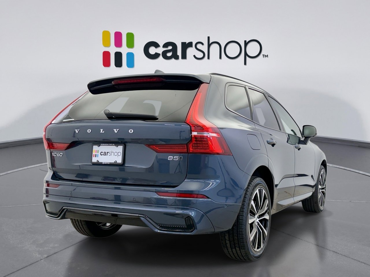 Used 2025 Volvo XC60 B5 Plus AWD/4WD image 5