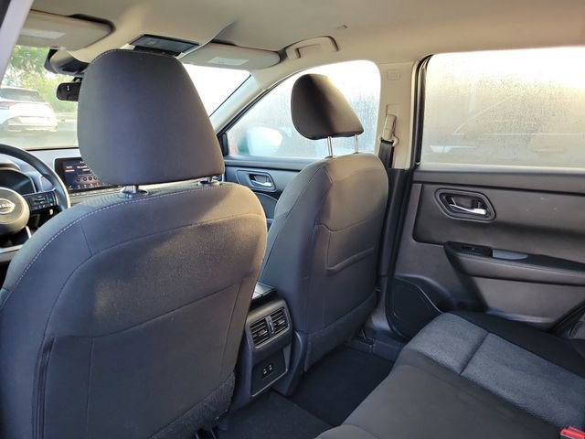 Used 2024 Nissan Rogue SV FWD image 30