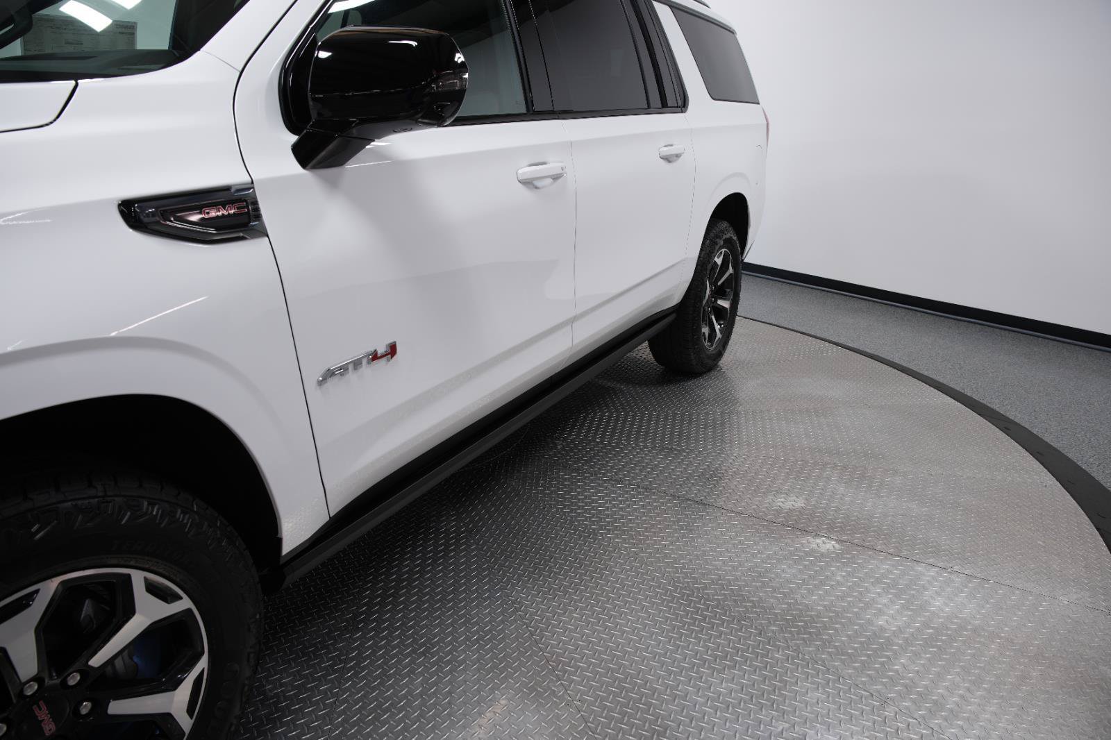 New 2026 GMC Yukon XL AT4 w/ AT4 Premium Plus Package AWD/4WD image 51