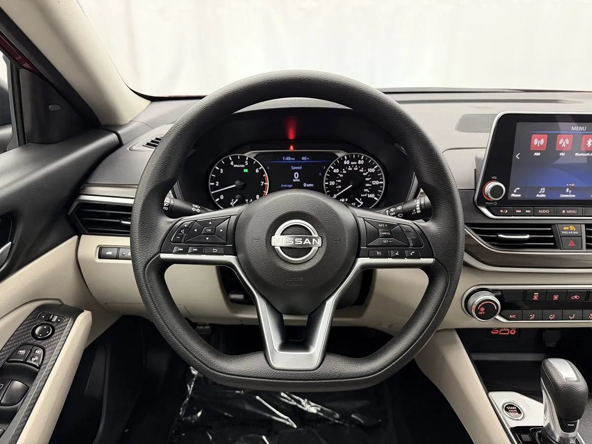 Used 2025 Nissan Altima 2.5 SV FWD image 8