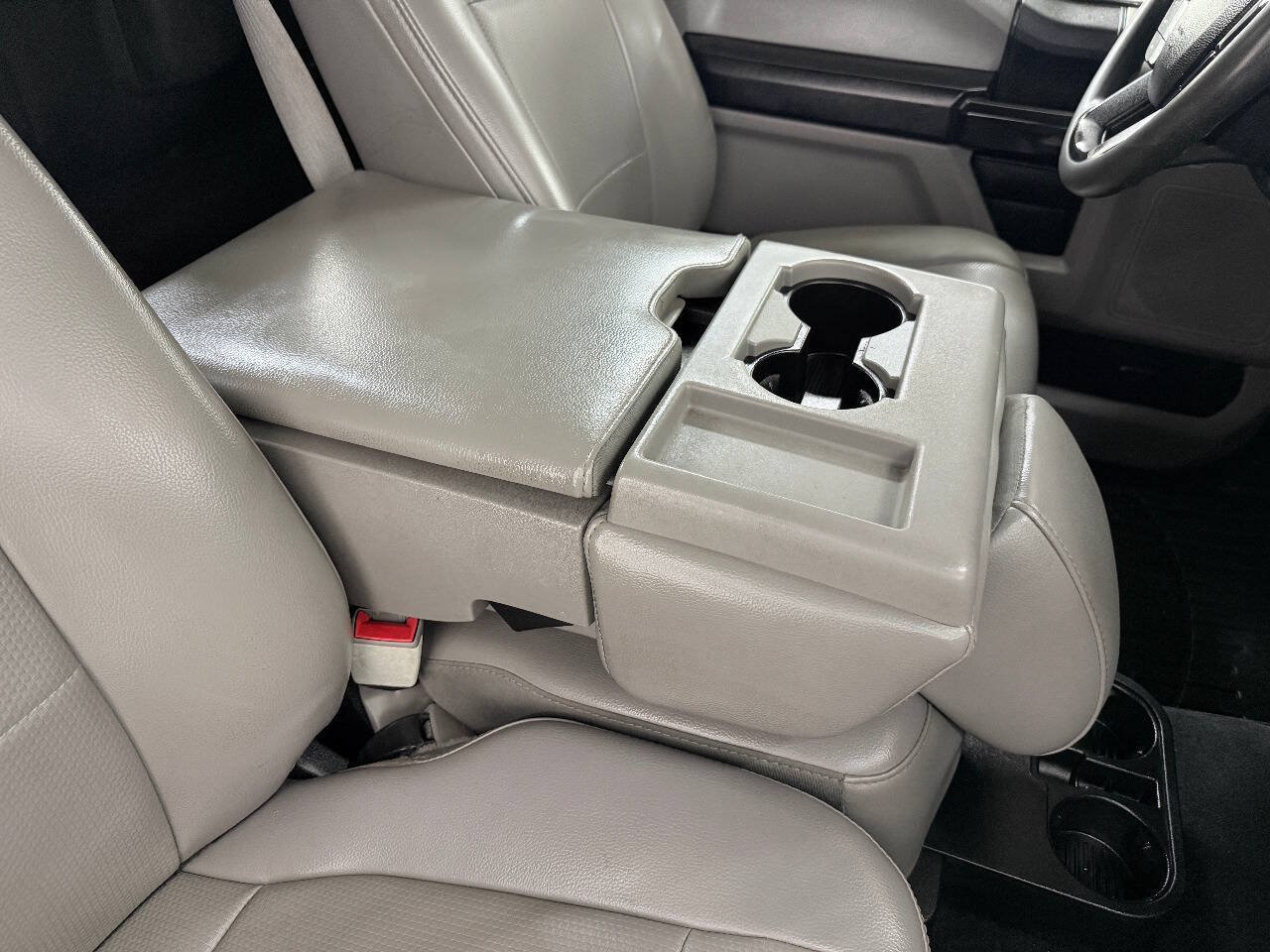 Used 2018 Ford F550 4x4 Regular Cab Super Duty image 39