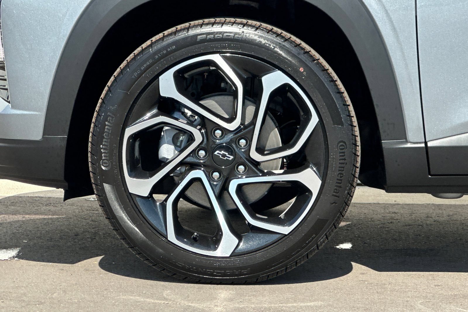 New 2026 Chevrolet Trax RS w/ Driver Confidence Package FWD image 25