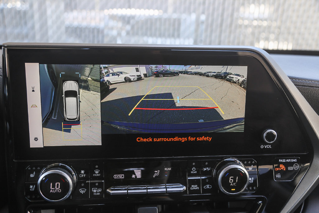 Used 2024 Toyota Highlander Limited AWD/4WD image 22