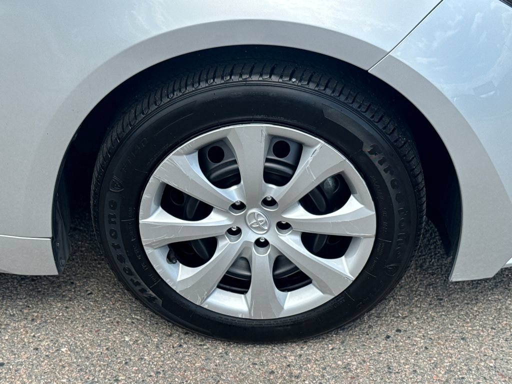 Used 2024 Toyota Corolla LE FWD image 43