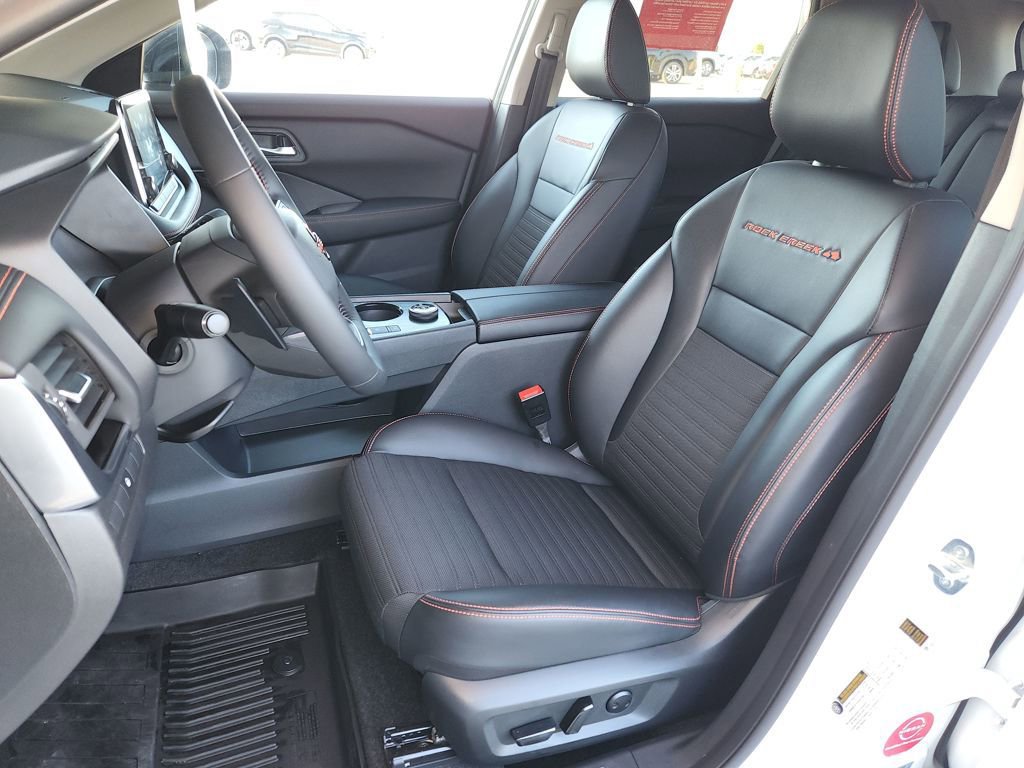 Certified 2025 Nissan Rogue SV image 12