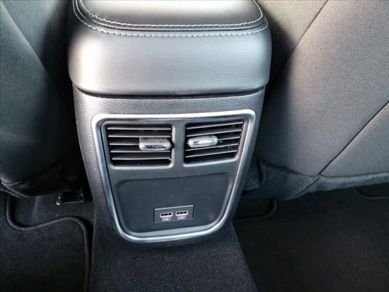 Used 2023 Dodge Charger SXT image 7