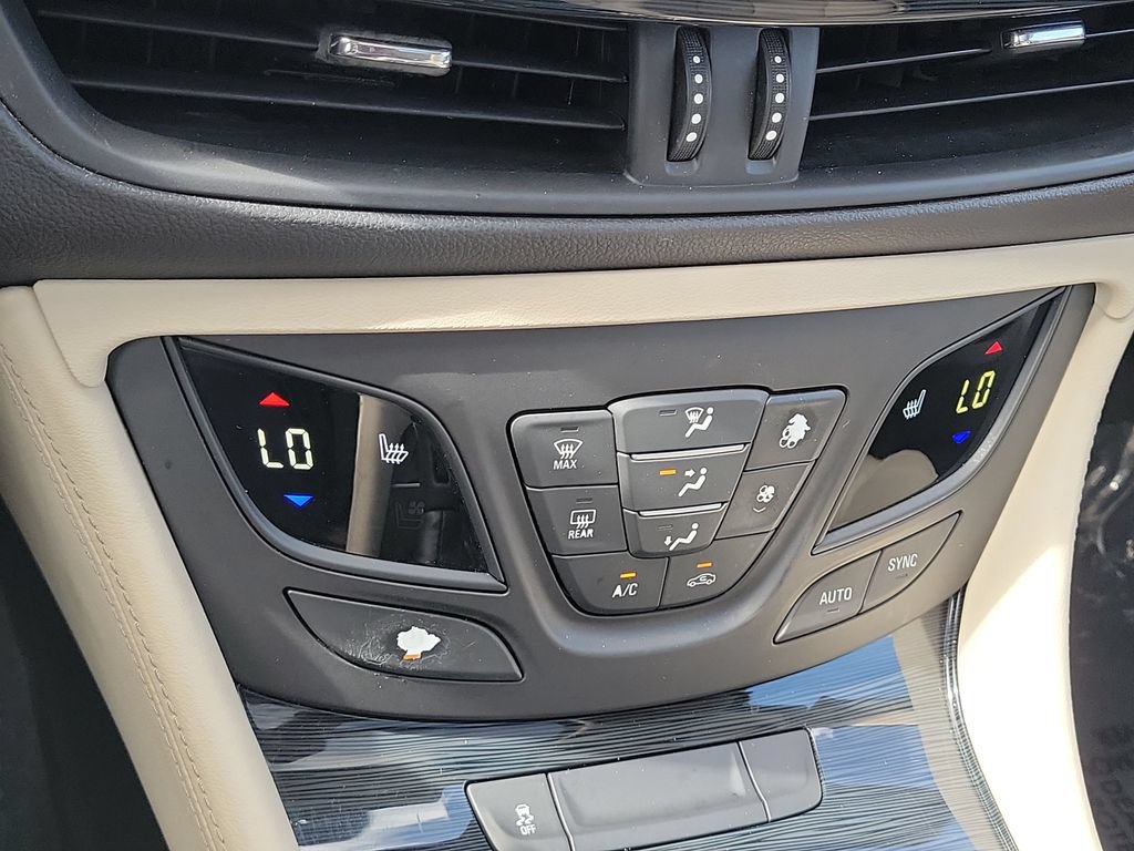 Used 2017 Buick Envision Essence FWD image 17