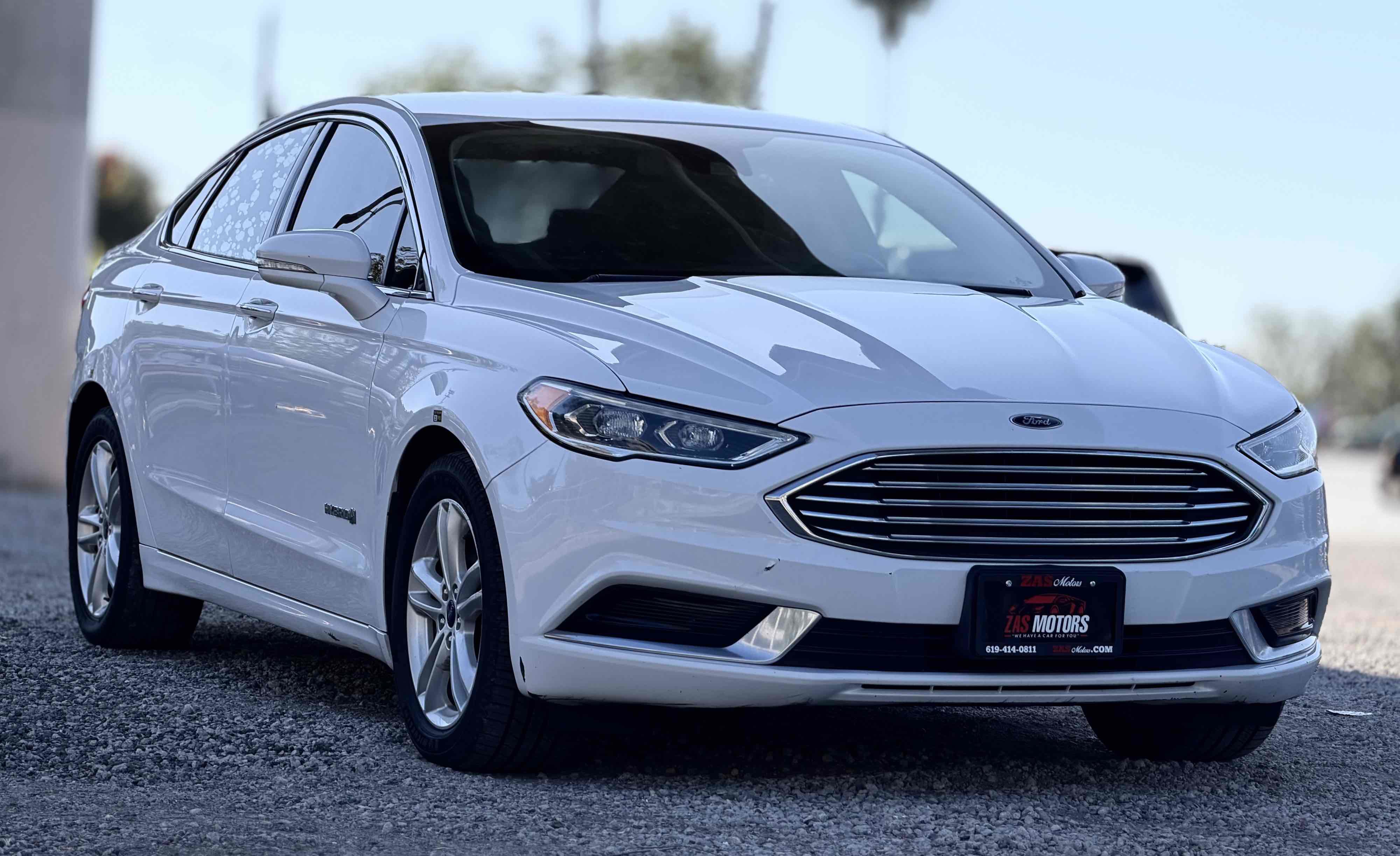 Used 2018 Ford Fusion SE w/ Equipment Group 602A FWD image 4