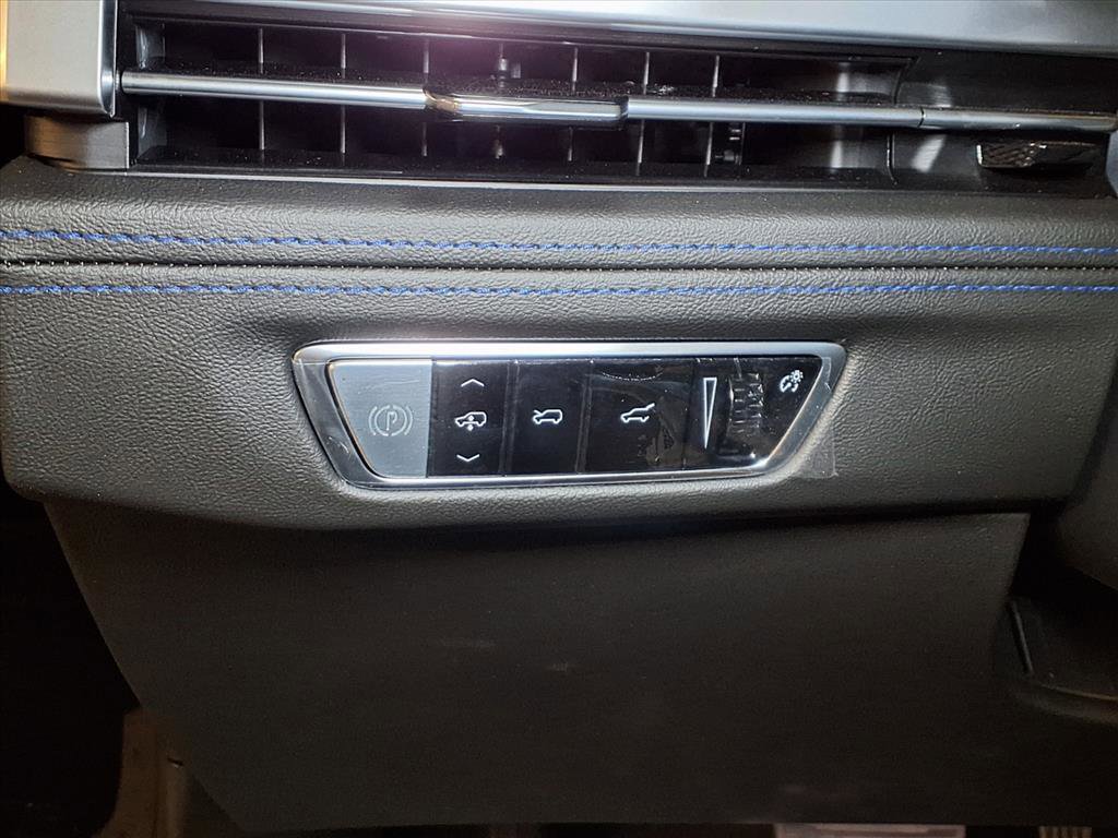 New 2026 Cadillac Escalade IQ Luxury 1 image 17