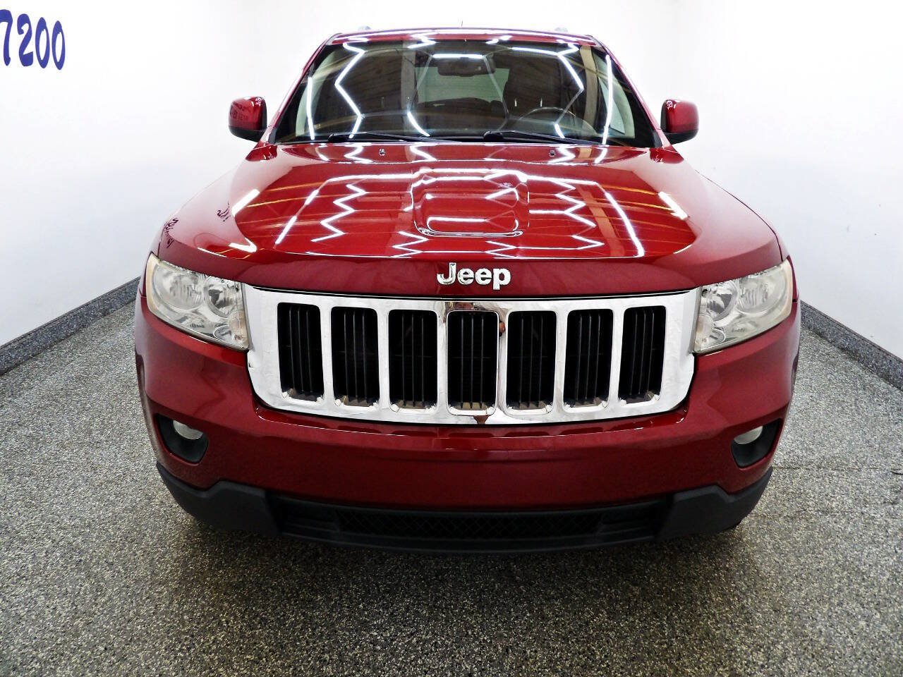 Used 2012 Jeep Grand Cherokee Laredo AWD/4WD image 25