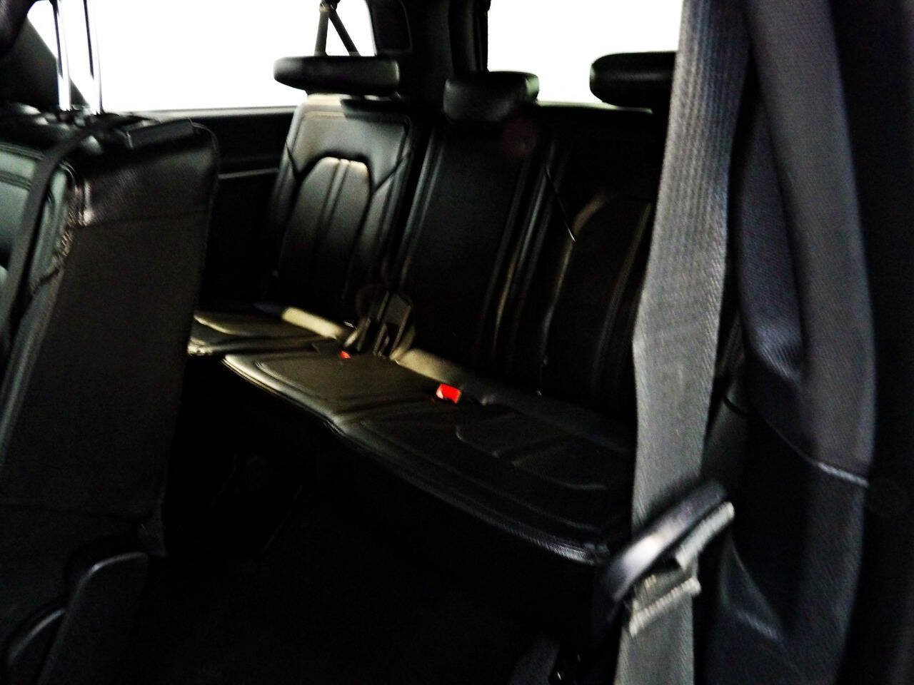 Used 2020 Ford Expedition Max Limited AWD/4WD image 10