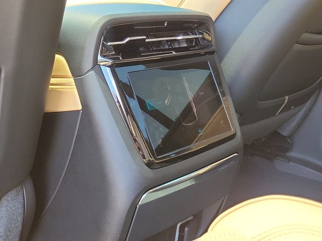 Certified 2025 Cadillac Escalade IQ Sport 2 w/ LPO, ONYX Package AWD/4WD image 15