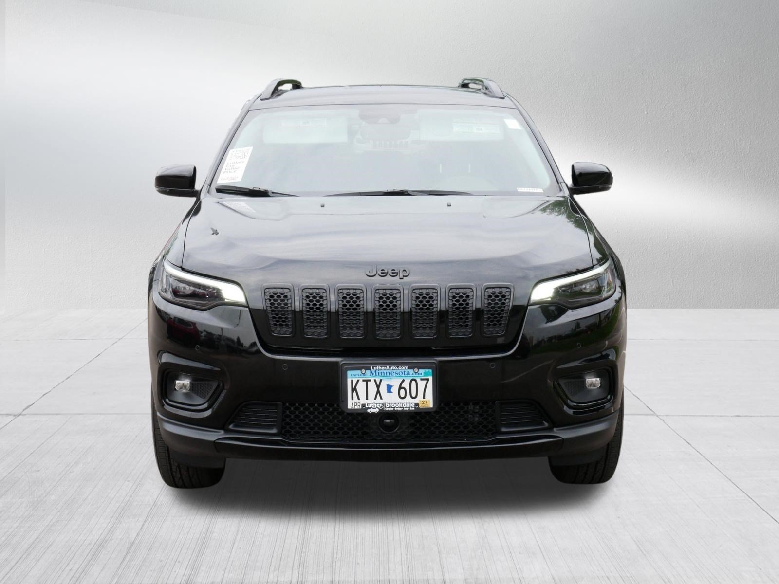 Used 2023 Jeep Cherokee Altitude Lux AWD/4WD image 2