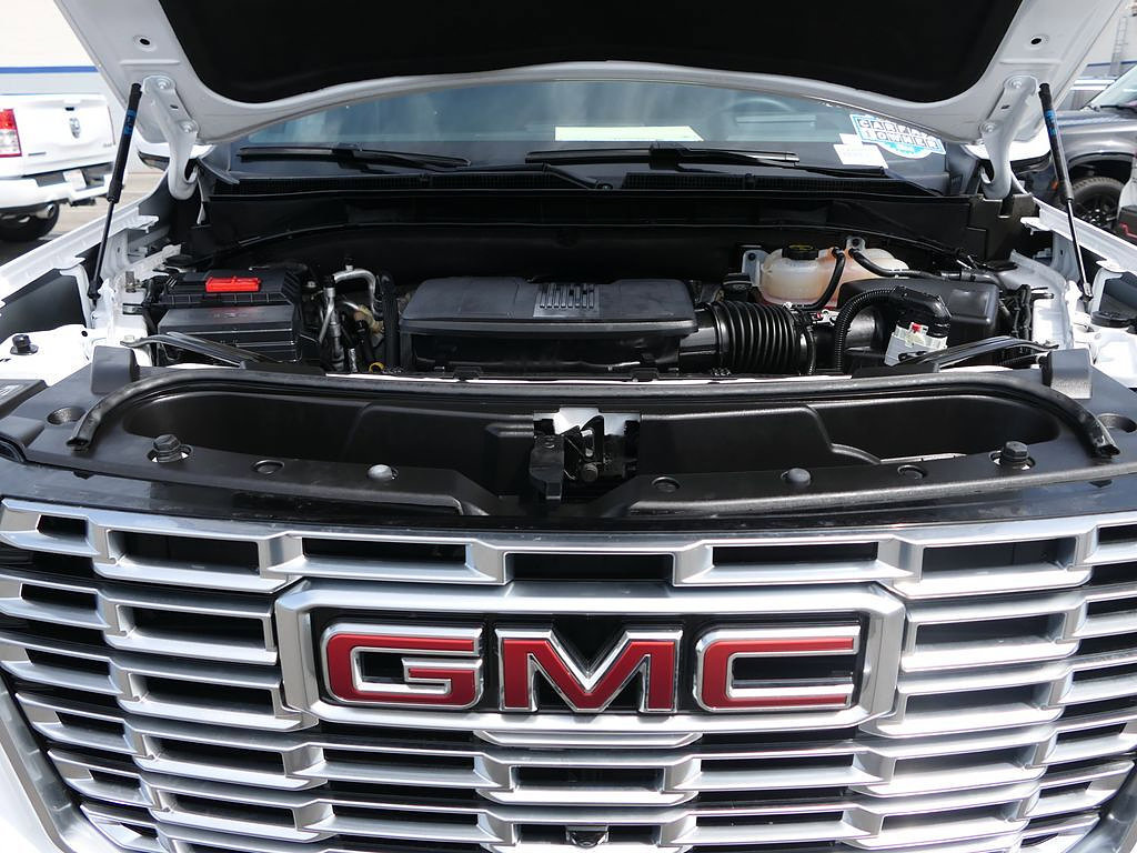 Used 2025 GMC Yukon XL Denali RWD image 26