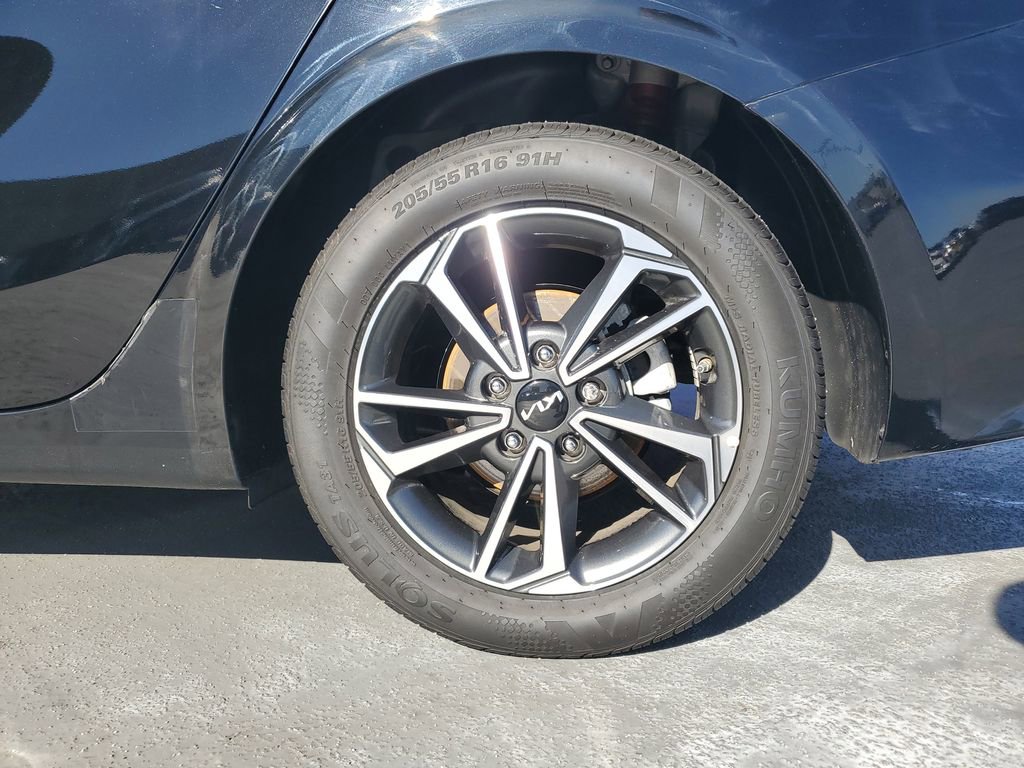 Used 2024 Kia Forte LXS image 5