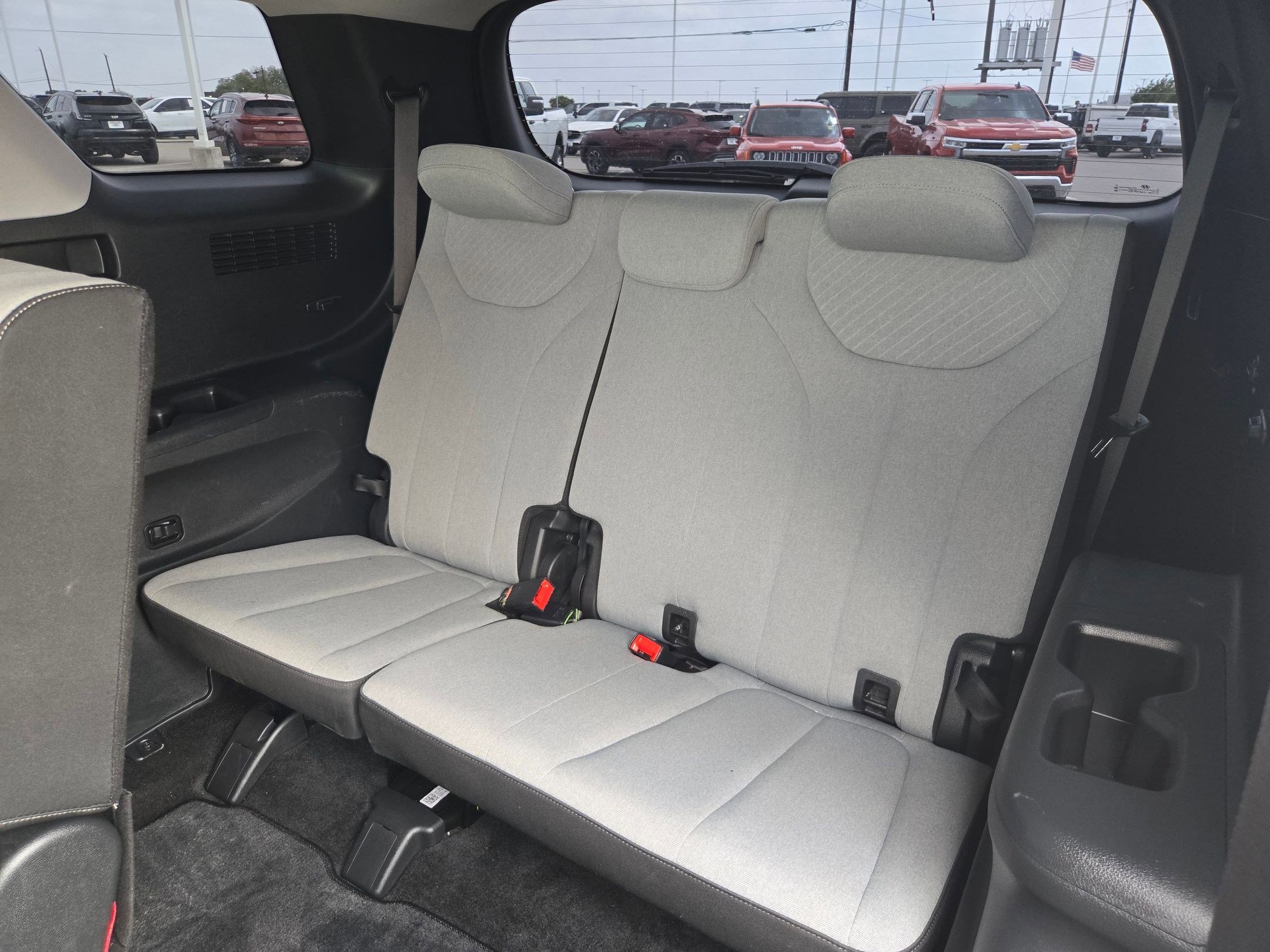 Used 2025 Hyundai Palisade SE image 14