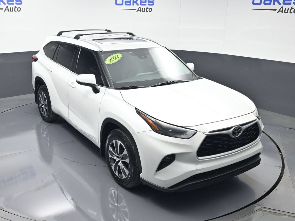 Used 2022 Toyota Highlander XLE AWD/4WD image 47