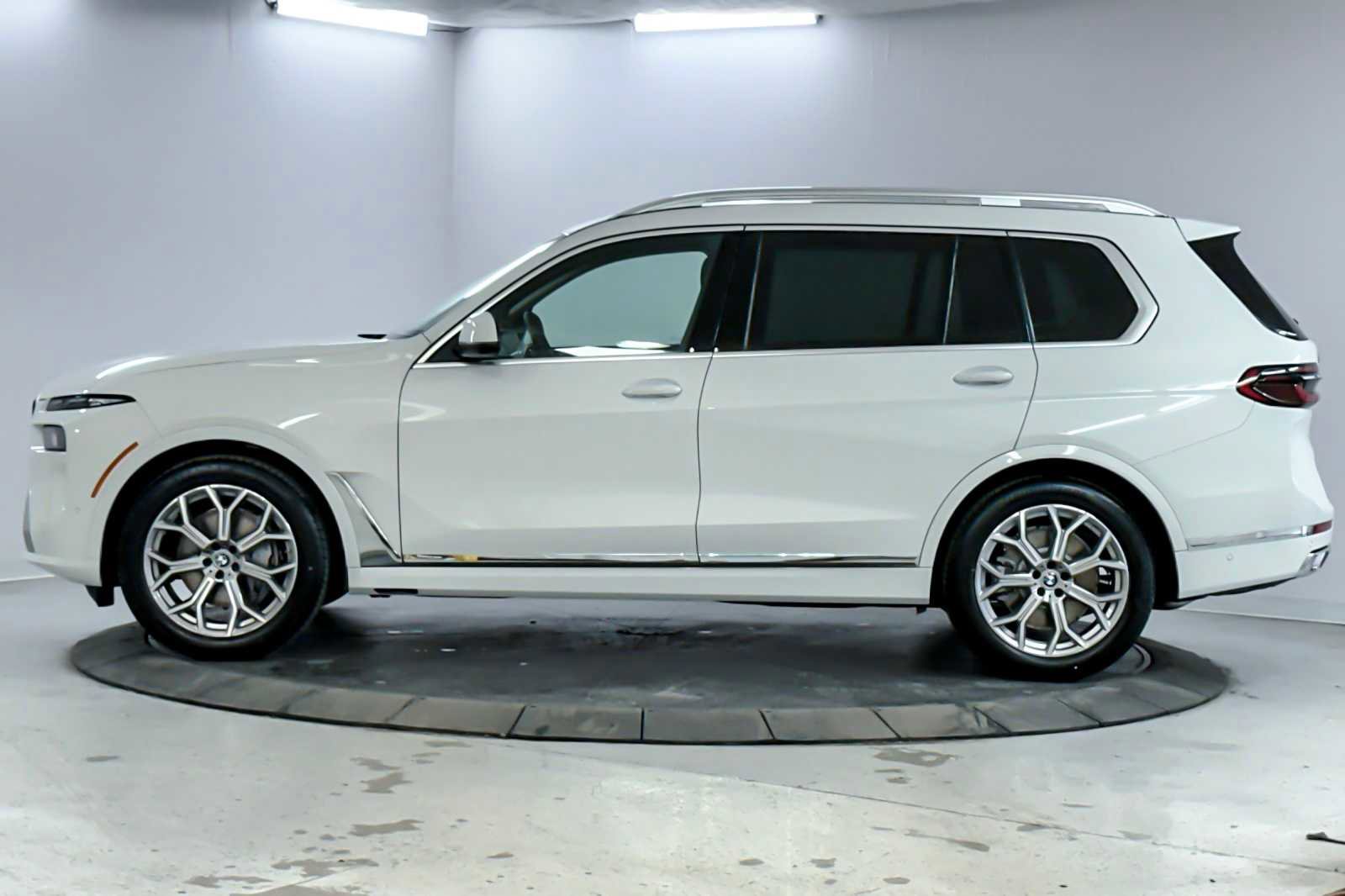 Used 2026 BMW X7 xDrive40i image 5