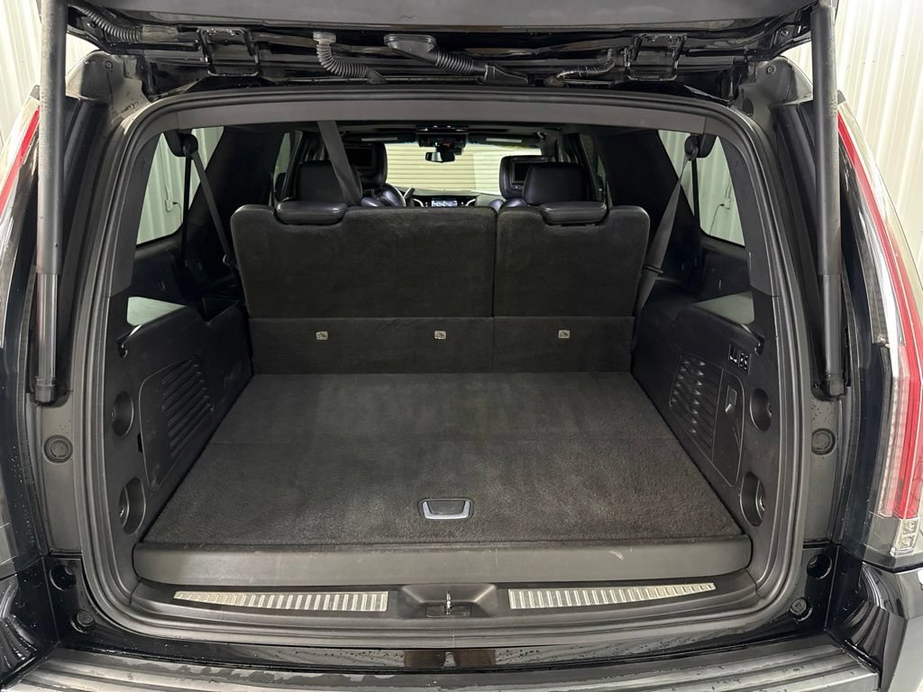 Used 2019 Cadillac Escalade ESV Platinum RWD image 28