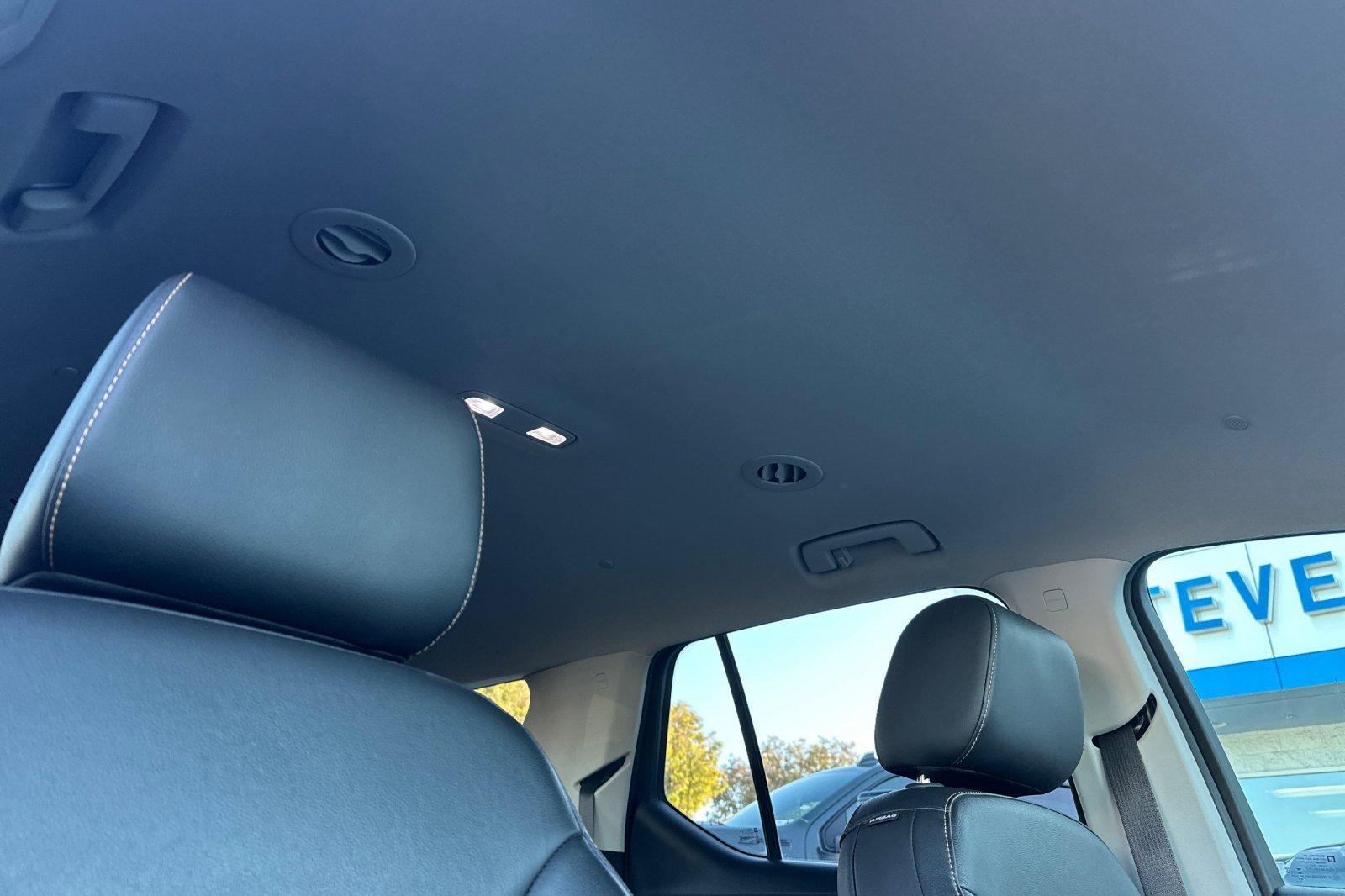 Used 2020 Chevrolet Traverse RS image 21