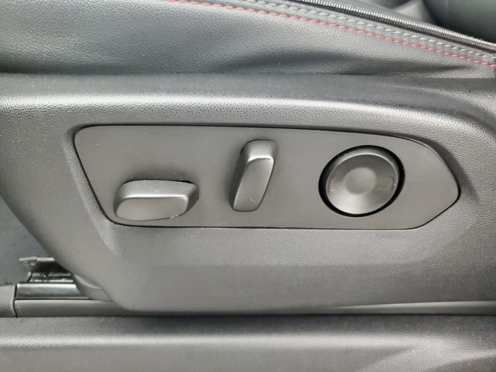 Used 2023 Chevrolet Suburban RST image 32