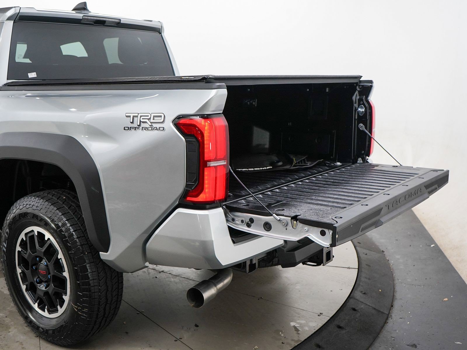 Used 2026 Toyota Tacoma TRD Off-Road AWD/4WD image 12