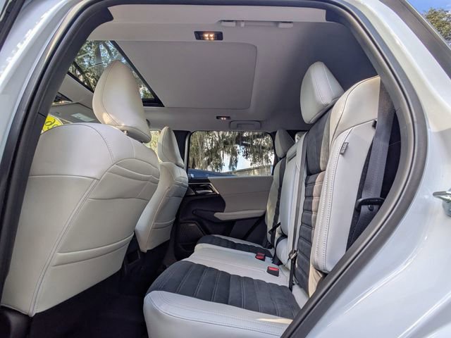 New 2026 Mitsubishi Outlander SE image 14